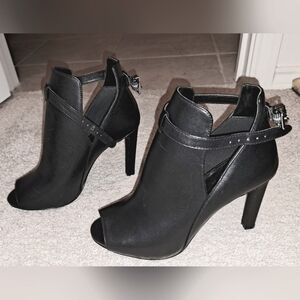 Michael Kors Peep Toe Booties (6.5)